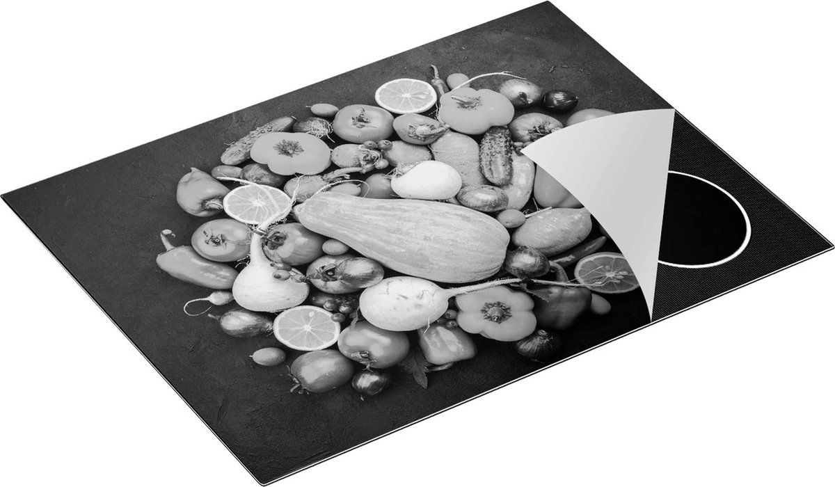 Chefcare Inductie Beschermer Groentes op Zwarte Marmer - Zwart Wit - 70x55 cm - Afdekplaat Inductie - Kookplaat Beschermer - Inductie Mat