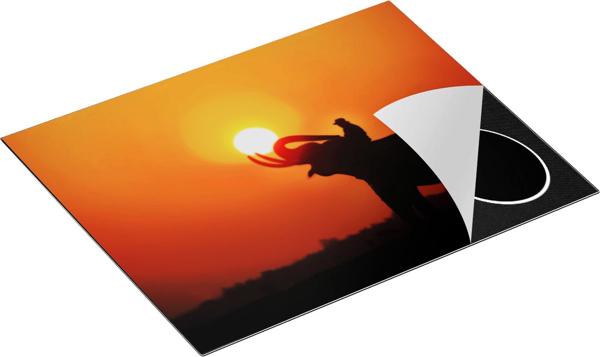 Chefcare Inductie Beschermer Silhouet van een Olifant bij Zonsondergang - 65x50 cm - Afdekplaat Inductie - Kookplaat Beschermer - Inductie Mat