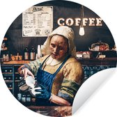 WallCircle - Muurstickers - Behangcirkel - Melkmeisje - Barista - Cappuccino - Vermeer - Koffie - Kunst _ Schilderij - ⌀ 30 cm - Muurcirkel - Zelfklevend - Ronde Behangsticker