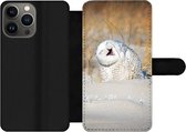 Bookcase Geschikt voor iPhone 13 Pro telefoonhoesje - Uil - Sneeuw - Duin - Met vakjes - Wallet case met magneetsluiting