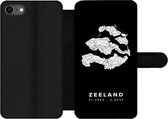Bookcase Geschikt voor iPhone 7 telefoonhoesje - Zeeland - Wegenkaart Nederland - Zwart - Met vakjes - Wallet case met magneetsluiting