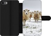 Bookcase Geschikt voor iPhone 8 telefoonhoesje - Schapen - Wol - Sneeuw - Met vakjes - Wallet case met magneetsluiting
