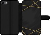 Bookcase Geschikt voor iPhone SE 2020 telefoonhoesje - Geometrisch patroon van gouden lijnen op een zwarte achtergrond - Met vakjes - Wallet case met magneetsluiting