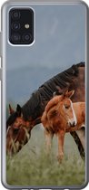 Geschikt voor Samsung Galaxy A52 5G hoesje - Paarden - Veulen - Natuur - Siliconen Telefoonhoesje