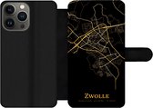 Bookcase Geschikt voor iPhone 13 Pro telefoonhoesje - Zwolle - Kaart - Goud - Met vakjes - Wallet case met magneetsluiting