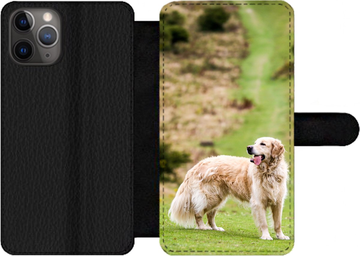 Telefoonhoesje Geschikt voor iPhone 11 Pro Max telefoonhoesje - Prachtige afbeelding van een Golden Retriever - Met vakjes - Wallet case met magneetsluiting