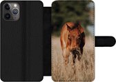 Bookcase Geschikt voor iPhone 11 Pro telefoonhoesje - Paard - Zon - Landschap - Met vakjes - Wallet case met magneetsluiting