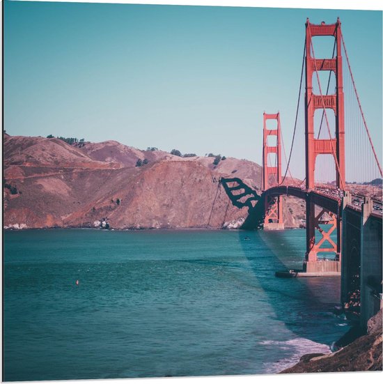 Dibond - Golden Gate Bridge vanaf de Zijkant - San Francisco  - 80x80cm Foto op Aluminium (Met Ophangsysteem)