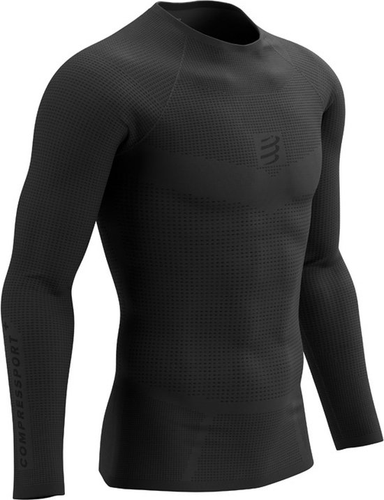 Schuin vooraanzicht van een zwart sportshirt met lange mouwen, textuur en COMPRESSPORT-logo op de mouw.