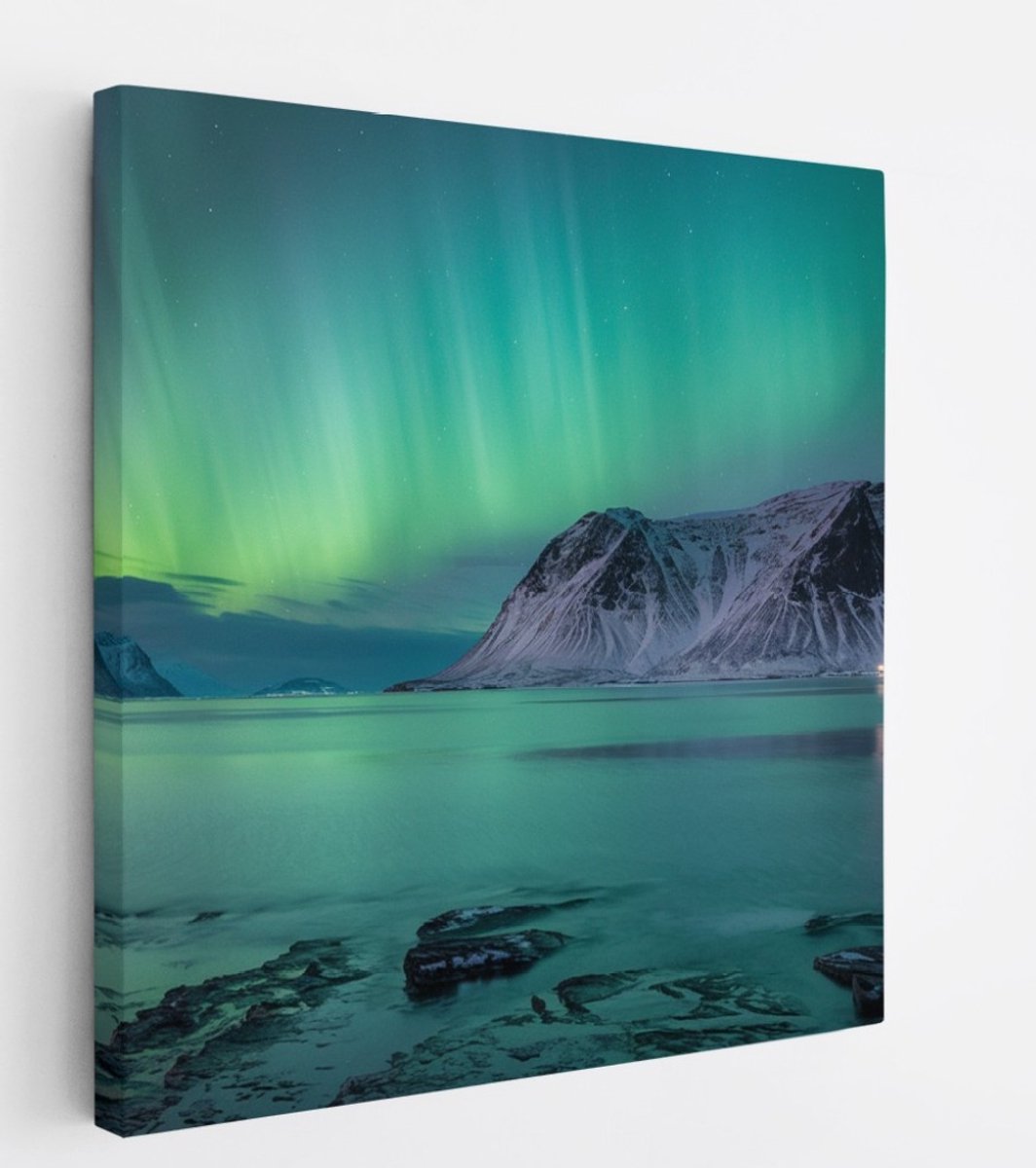 Saammp Canvas Schilderij - Noorderlicht - Bergen - Landschap - Natuur - 100x100 - Foto op canvas - Wanddecoratie - Muurdecoratie Woonkamer - Slaapkamer decoratie - Canvas Print Multicolor