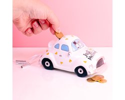Out of the Blue - Spaarpot voor volwassenen - Just Married - keramiek - trouwauto - wit - 16 x 8 cm Out of the Blue - Spaarpot voor volwassenen - Just Married - keramiek - trouwauto - wit - 16 x 8 cm