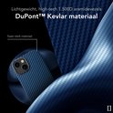 Blauw en zwart carbonfiber iPhone hoesje, gemaakt van DuPont Kevlar.