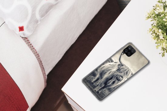 Convient pour la coque Samsung Galaxy A12 - Highlander écossais - Animaux - Nuages ​​- Vache - Nature - Étui de téléphone en Siliconen