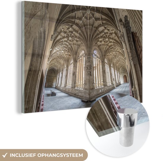MuchoWow® Glasschilderij 120x80 cm - Schilderij acrylglas - Architectuur - Bogen - Spanje - Abdij - Geschiedenis - Foto op glas - Schilderijen