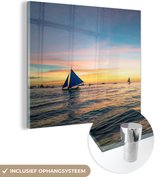 MuchoWow® Glasschilderij 20x20 cm - Schilderij acrylglas - Zonsondergang met zeilboten op het water van Boracay - Foto op glas - Schilderijen
