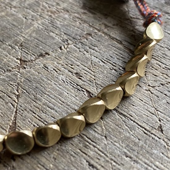 Leikance Paar Tibetaanse koperen kralen armband, verstelbare handgemaakte boeddhistische geluksknoop rood zwart koord armband voor vrouwen mannen 2 stuks, Adjustable