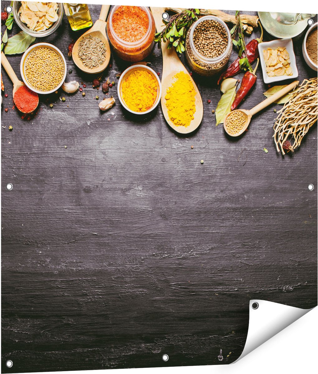 Gards Tuinposter Indiase Kruiden op een Zwarte Tafel - 90x90 cm - Tuindoek - Tuindecoratie - Wanddecoratie buiten - Tuinschilderij Multikleur