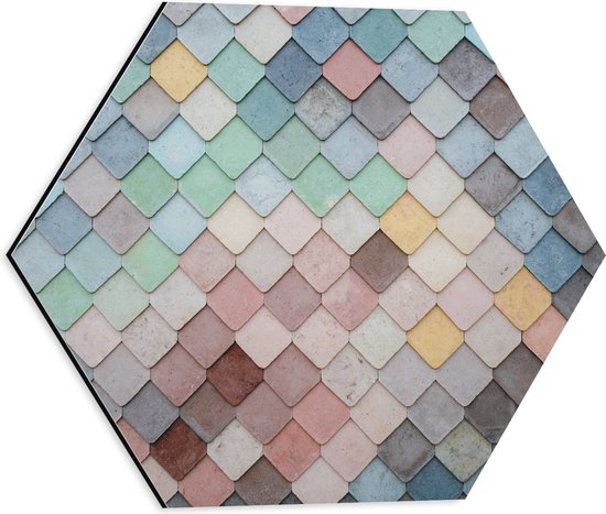 Dibond Hexagon - Wand met Driehoekvormige Textuur in Verschillende Kleuren - 40x34.8 cm Foto op Hexagon (Met Ophangsysteem)