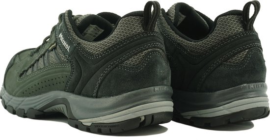 Paar grijze wandelschoenen, achterkant, met lusjes aan de hiel en zwarte zolen.