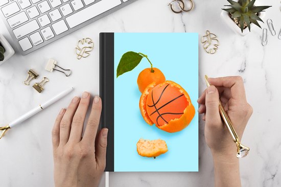 Notitieboek - Schrijfboek - Basketbal - Sinaasappel - Fruit - Oranje - Blad - Notitieboekje klein - A5 formaat - Schrijfblok