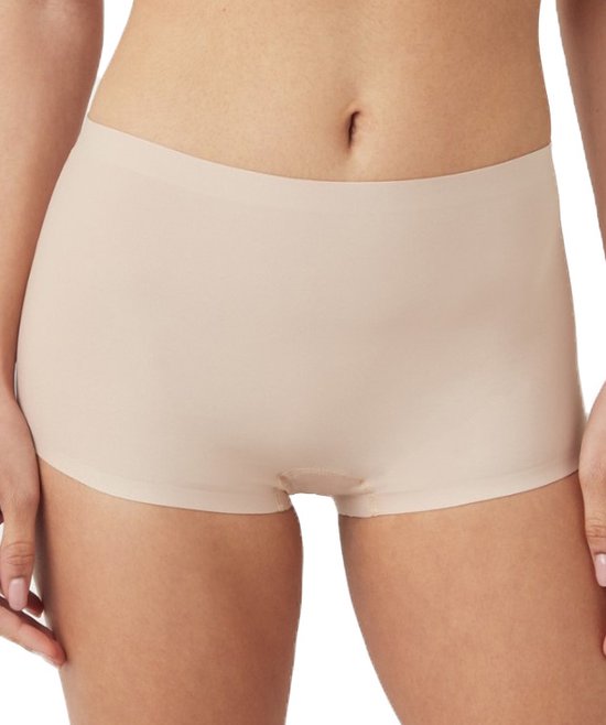 Beige short met hoge taille, close-up van de voorkant.