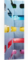 PVC Schuimplaat - Uitzicht op Gekleurde Verdiepingen van Hotel - 40x120 cm Foto op PVC Schuimplaat (Met Ophangsysteem)