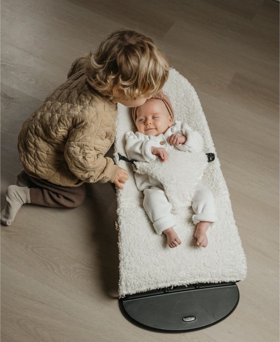 Ukje Hoes Overtrek Wipstoelhoes - Gaat OVER de bekleding van je BabyBjörn wipstoel heen - Met praktische waterdichte binnenvoering - Veilige Oeko-Tex getest - Perfecte Pasvorm - Wasbaar op 30°C - Teddy Lichtbeige — afbeelding 2