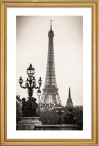 JUNIQE - Poster met houten lijst Eiffel Tower -20x30 /Grijs & Wit