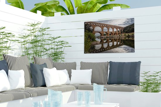 Reflet dans l'eau claire du Pont du Gard dans le sud de la France Poster de jardin 60x40 cm - petit - Toile de jardin / Toile d'extérieur / Peintures d'extérieur (décoration de jardin)