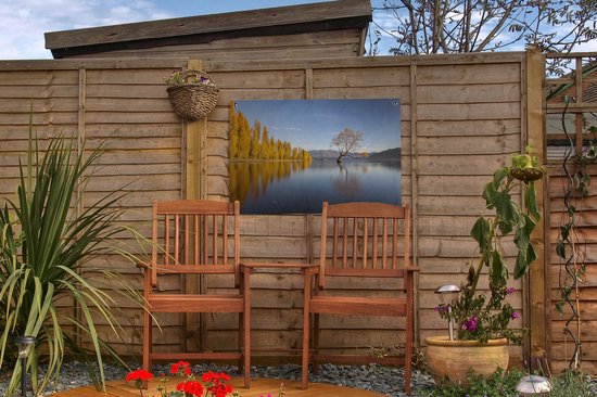 Arbres reflétant dans le lac Wanaka en Nouvelle-Zélande Affiche de jardin 60x40 cm - petit - Toile de jardin / Toile d'extérieur / Peintures pour l'extérieur (décoration de jardin)