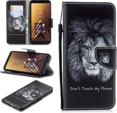 Voor Samsung Galaxy A6 + (2018) Gekleurd tekeningpatroon Horizontaal Flip TPU + PU lederen tas met houder & kaartsleuven & portemonnee & lanyard (leeuw)