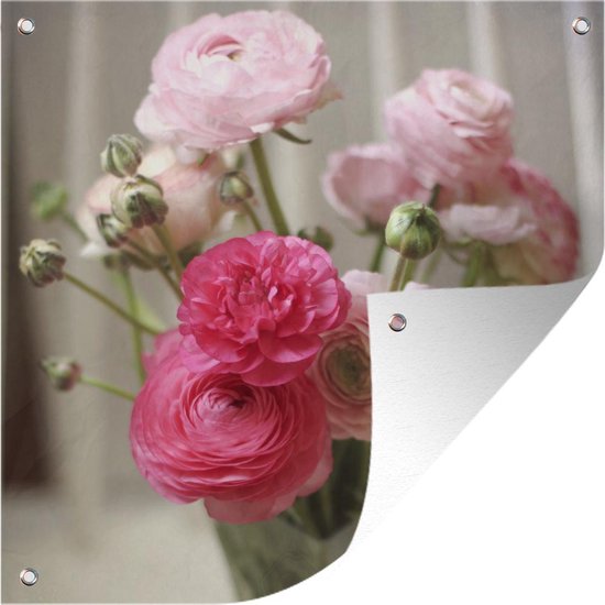 Affiche de jardin Renoncules roses sur fond flou 100x100 cm - Toile de jardin / Toile d'extérieur / Peintures d'extérieur (décoration de jardin)