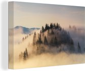 Canvas Schilderij Mistige zonsopgang in de bergen in de zomer - 30x20 cm - Wanddecoratie
