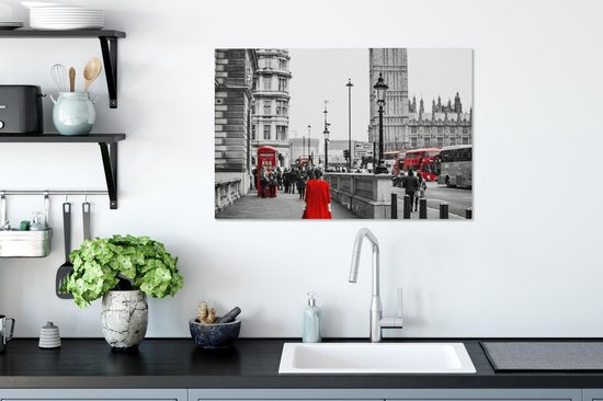 Photo Zwart et blanc d'une femme en robe rouge Toile 90x60 cm - Tirage photo sur toile (Décoration murale salon / chambre)