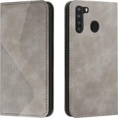 Voor Samsung Galaxy A21 US Versie Huid Voel Magnetisch S-type Effen Kleur Horizontale Flip Lederen Case met Houder & Kaartsleuf & Portemonnee (Grijs)