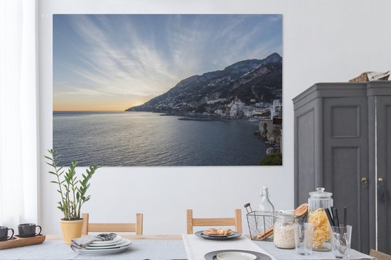 Le coucher de soleil derrière la montagne de la côte amalfitaine toile 180x120 cm - Tirage photo sur toile (Décoration murale salon / chambre) XXL / Groot format!