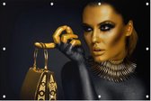 Vrouw met gouden tas - Foto op Tuinposter - 90 x 60 cm