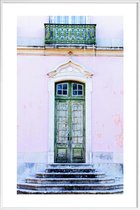 JUNIQE - Poster in kunststof lijst Lisbon Doorway -20x30 /Groen & Roze