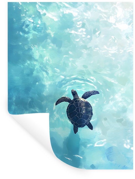 Een schildpad zwemt in helder, turquoise water. Het zonlicht weerkaatst op het oppervlak.