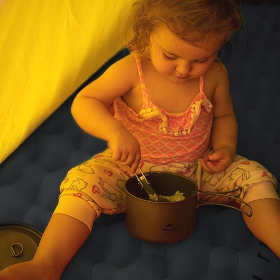 Lichte Opblaasbare Slaapmat voor Outdoor Activiteiten - Compact, Vochtbestendig en Comfortabel van Quechua — afbeelding 3