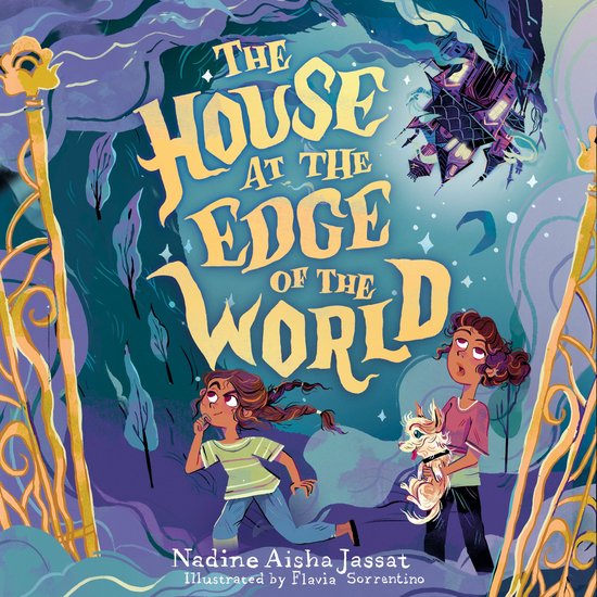 Boekcover met de titel 'The House At The Edge Of The World'. Twee meisjes met een hond rennen door een magische, blauwe wereld.