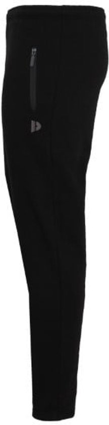 Zijzicht van een zwarte joggingbroek met ritszak.