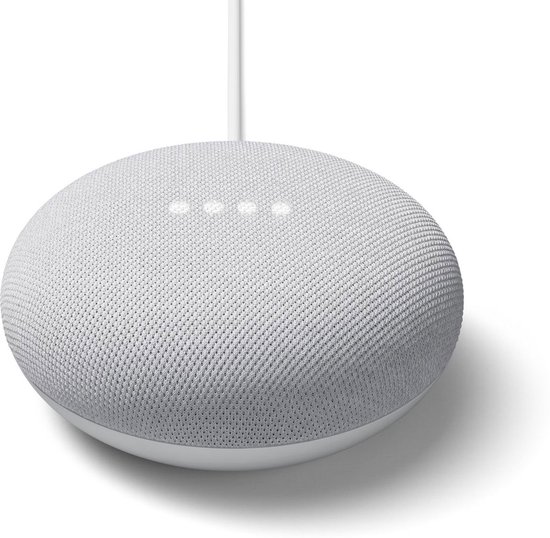 Chalk (lichtgrijze) Google Nest Mini met vier witte LED-lampjes en een schaduw.