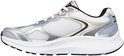 Witte Skechers Go Run dames sneaker met zilveren en koperkleurige accenten, zijaanzicht.