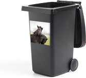 Container sticker Fries paard - Two horses playing Klikosticker - 40x40 cm - kliko sticker - weerbestendige containersticker