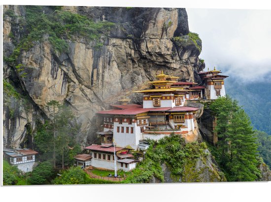 PVC Schuimplaat - Gekleurde Boeddhistische Tempel op Berg - 75x50 cm Foto op PVC Schuimplaat (Met Ophangsysteem)