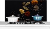Spatscherm Keuken - Kookplaat Achterwand - Spatwand Fornuis - 120x60 cm - Specerijen - Kruiden - Noten - Lavendel - Zwart - Aluminium - Wanddecoratie - Muurbeschermer - Hittebestendig