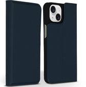 Accezz Hoesje Geschikt voor iPhone 15 Hoesje Met Pasjeshouder - Accezz Premium Leather Slim Bookcase - Blauw