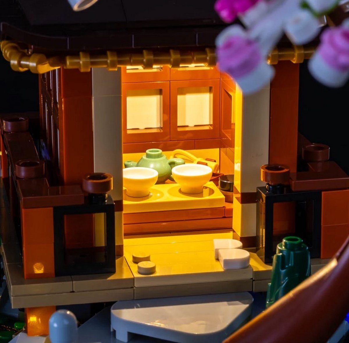 Nouveau LEGO Icons 10315 Tranquil Garden officiellement dévoilé