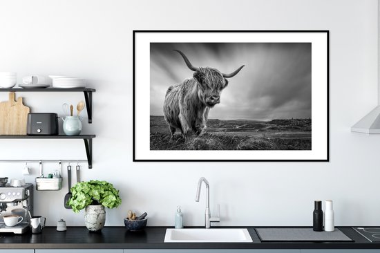 PosterMonkey - Poster - Cadre photo - Scottish Highlander - Nature - Vache - Zwart et blanc - Cadre - 120x80 cm - Affiche noir et blanc - Photo sous cadre - Poster Scottish Highlander - Cadre pour affiche
